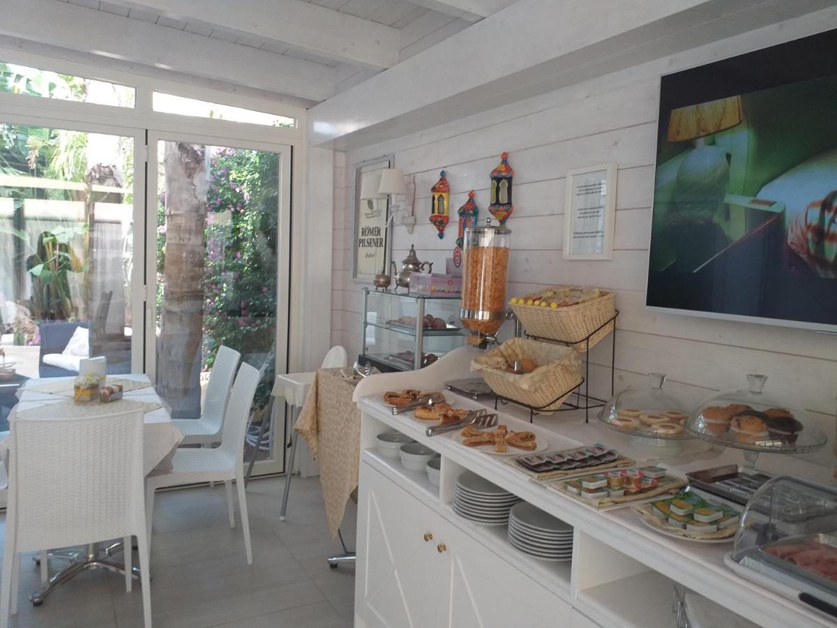 Falli Exclusive Rooms And Breakfast -Con Parcheggio Privato E Gratuito- ポルト・チェザーレオ エクステリア 写真