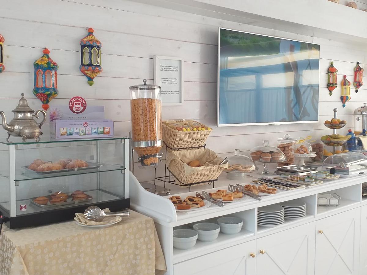 Falli Exclusive Rooms And Breakfast -Con Parcheggio Privato E Gratuito- ポルト・チェザーレオ エクステリア 写真