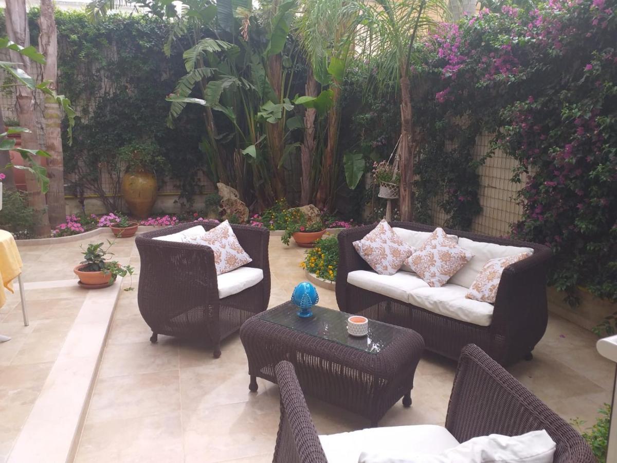 Falli Exclusive Rooms And Breakfast -Con Parcheggio Privato E Gratuito- ポルト・チェザーレオ エクステリア 写真