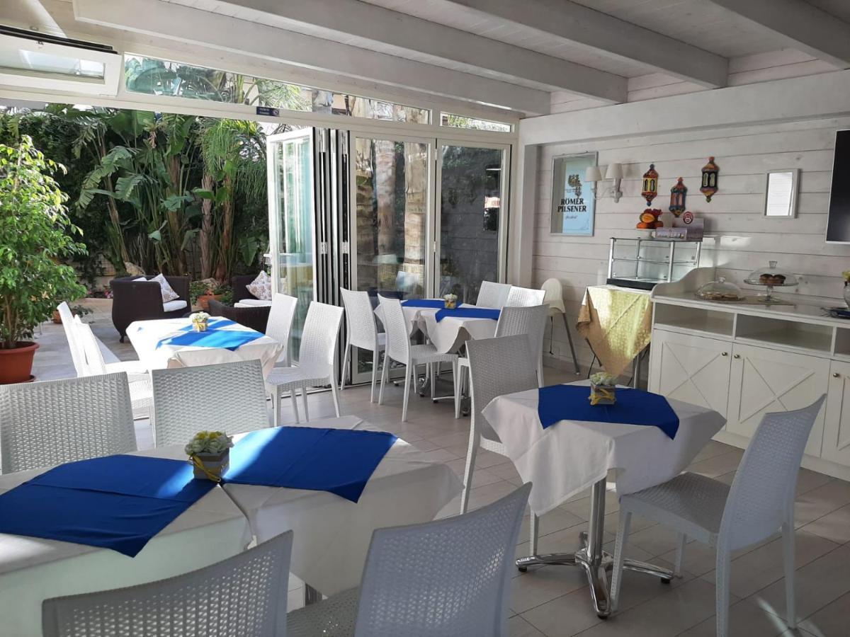 Falli Exclusive Rooms And Breakfast -Con Parcheggio Privato E Gratuito- ポルト・チェザーレオ エクステリア 写真