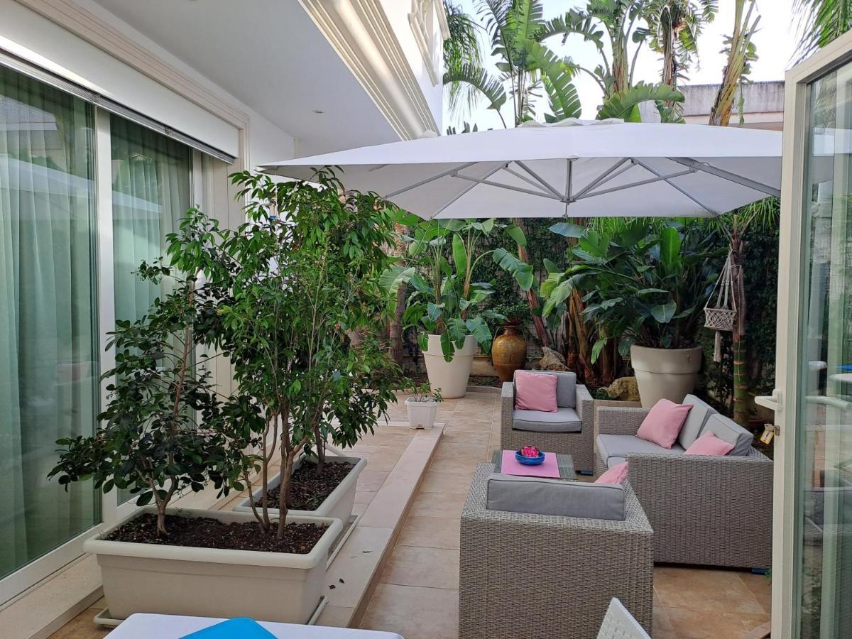 Falli Exclusive Rooms And Breakfast -Con Parcheggio Privato E Gratuito- ポルト・チェザーレオ エクステリア 写真