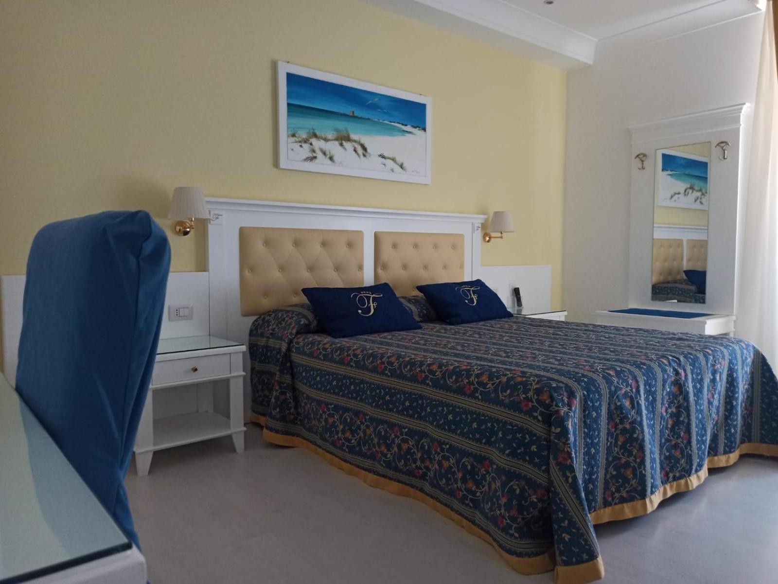 Falli Exclusive Rooms And Breakfast -Con Parcheggio Privato E Gratuito- ポルト・チェザーレオ エクステリア 写真