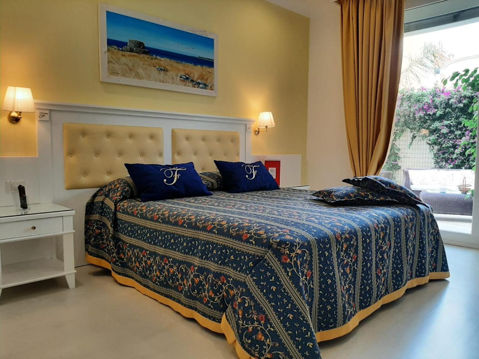 Falli Exclusive Rooms And Breakfast -Con Parcheggio Privato E Gratuito- ポルト・チェザーレオ エクステリア 写真