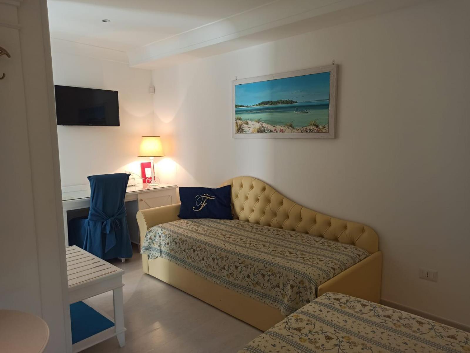 Falli Exclusive Rooms And Breakfast -Con Parcheggio Privato E Gratuito- ポルト・チェザーレオ エクステリア 写真
