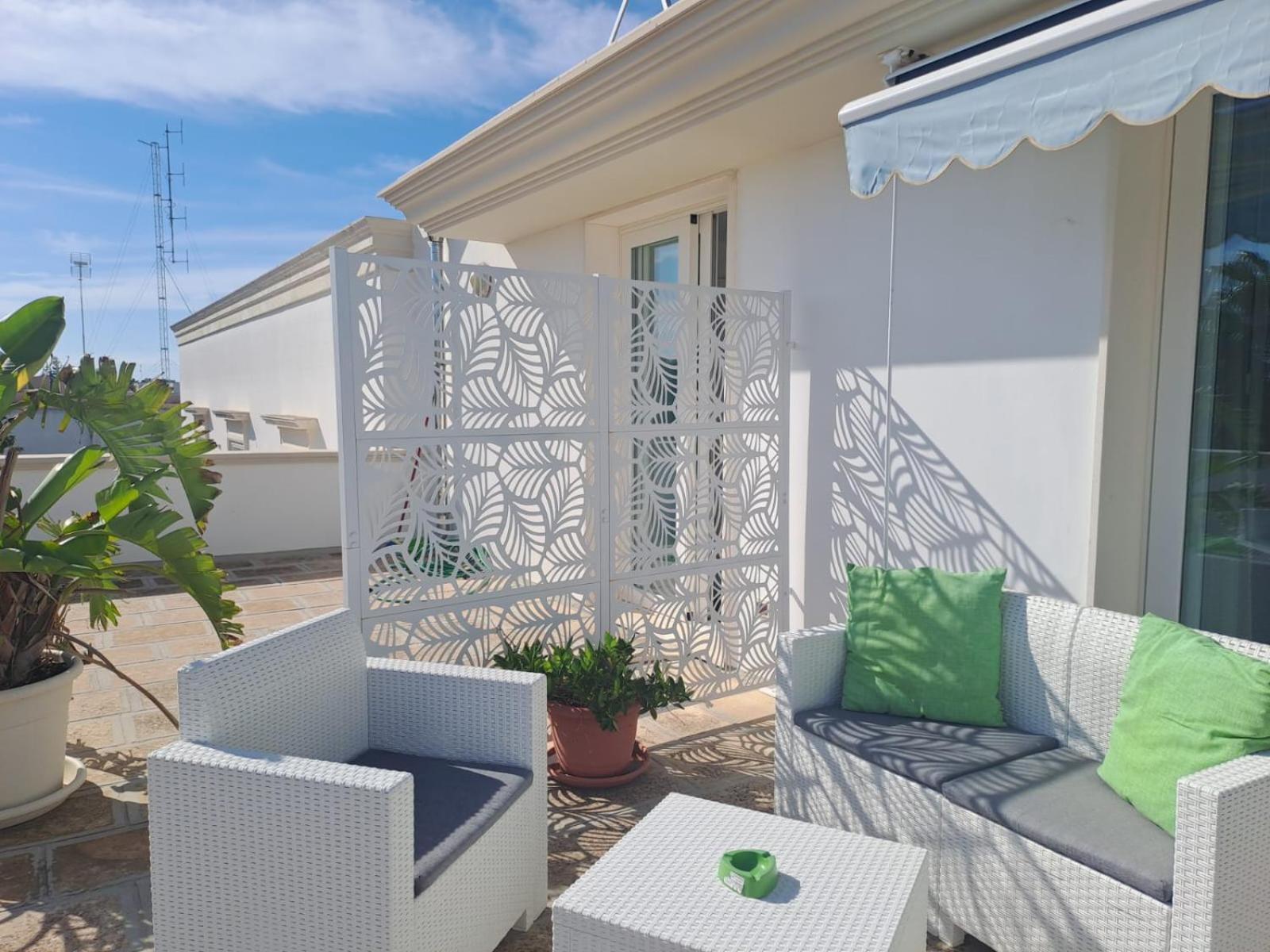 Falli Exclusive Rooms And Breakfast -Con Parcheggio Privato E Gratuito- ポルト・チェザーレオ エクステリア 写真