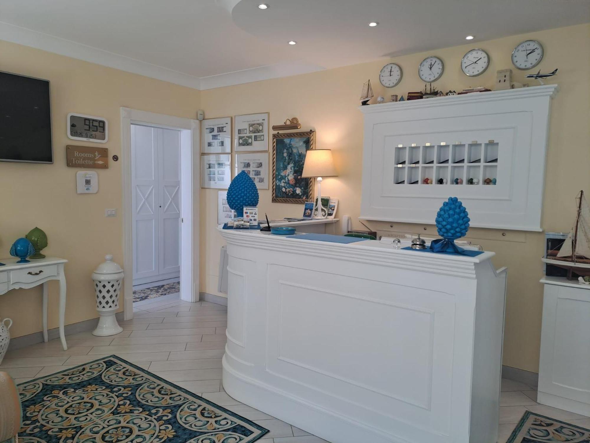 Falli Exclusive Rooms And Breakfast -Con Parcheggio Privato E Gratuito- ポルト・チェザーレオ エクステリア 写真