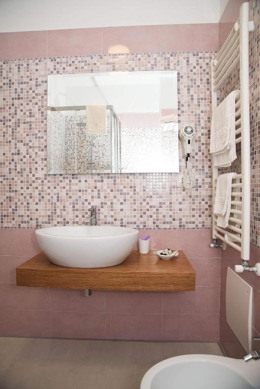 Falli Exclusive Rooms And Breakfast -Con Parcheggio Privato E Gratuito- ポルト・チェザーレオ エクステリア 写真