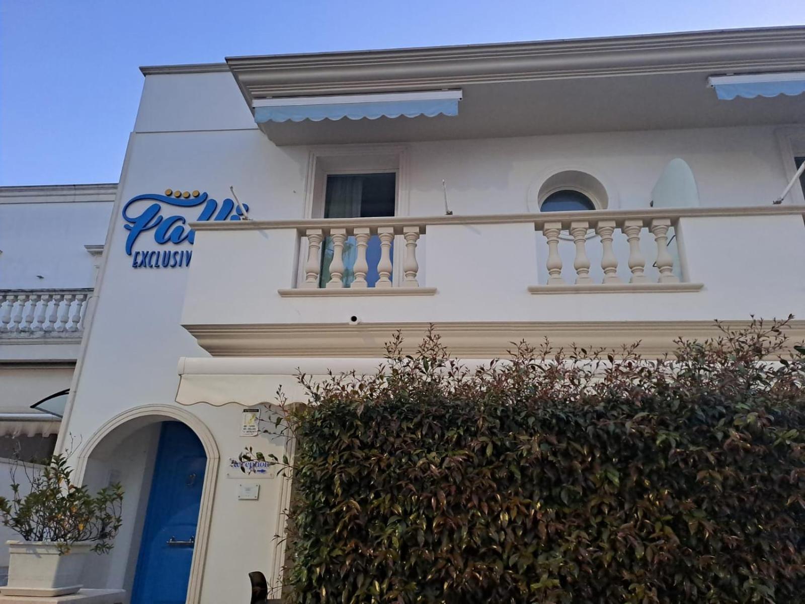 Falli Exclusive Rooms And Breakfast -Con Parcheggio Privato E Gratuito- ポルト・チェザーレオ エクステリア 写真